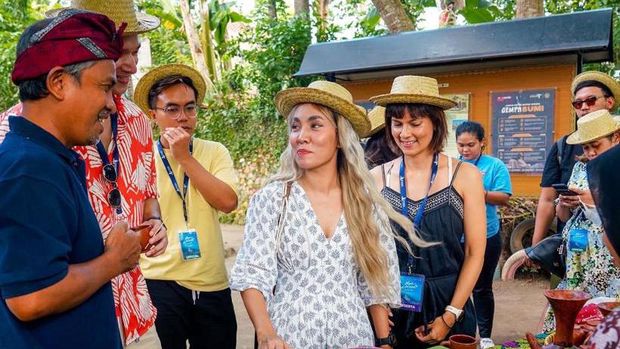 Mengenal Desa Wisata Bilebante Nan Hijau di Lombok Tengah, 1. Sejarah Desa Wisata Bilebante, 2. Transformasi dari Tambang Pasir jadi Desa Wisata, 3. Wisata Alam Dengan Hamparan Sawah, 4. Menarik Minat Wisatawan Mancanegara