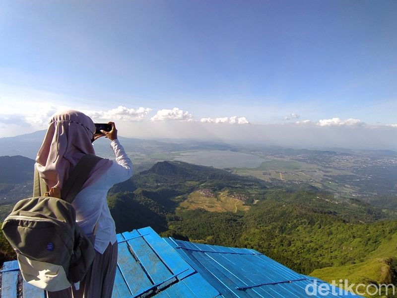 Array,5 Tempat Wisata Pegunungan yang Bisa Ditempuh dengan Motor