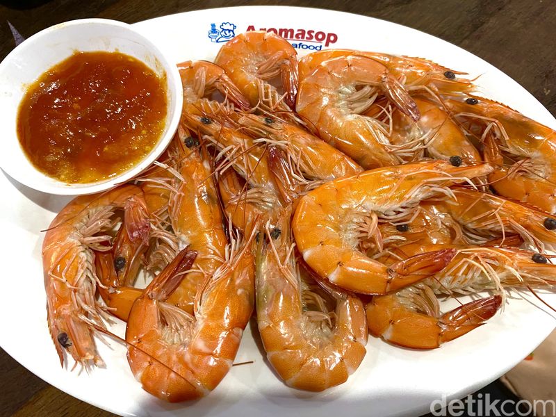 Harus Sabar Antre! 5 Tempat Makan di Gading Serpong yang Viral, 1. Roti Kebanggaan Gading Serpong, 2. Ayam Goreng Gegeran, 3. Gabon, 4. Obihiro Nikudon, 5. Aromasop Seafood