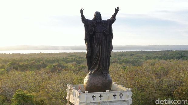 Patung Yesus Tertinggi di Dunia Ada di Indonesia, Tingginya 61 Meter, 1. Patung Yesus Memberkati, Tana Toraja, 2. Patung Yesus Memberkati, Manado, 3. Monumen Kristus Raja, Maluku, 4. Patung Yesus Kristus, Papua Barat, 5. Patung Yesus, Merauke