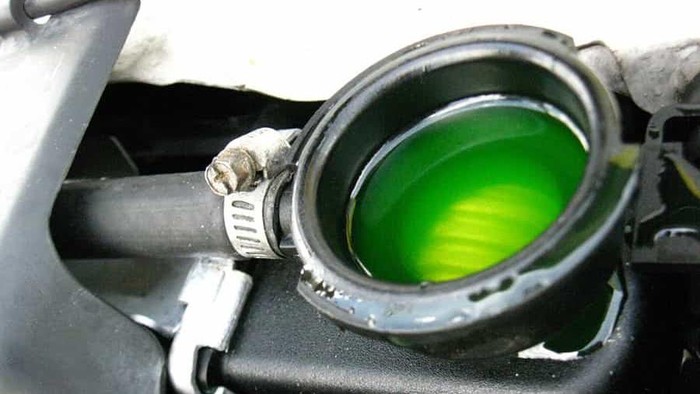Array,Ciri-ciri Radiator Mobil Rusak, Bahaya Bisa Overheat