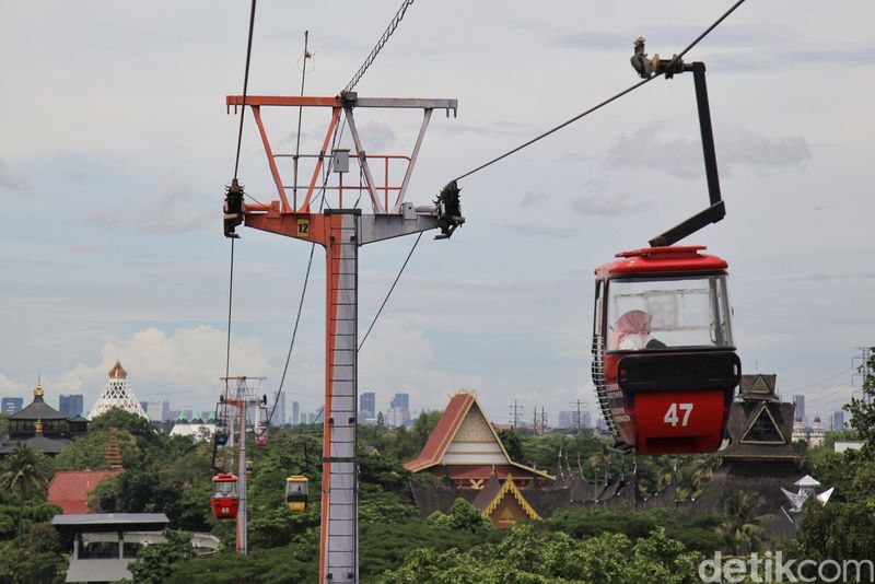 Array,Naik Kereta Gantung, Pengalaman Ngegantung 20 Meter Lihat View dari Atas
