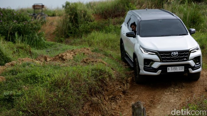 Array,Pajak Toyota Fortuner 2.8 L Kepemilikan Kedua, Segini Bayarnya Tiap Tahun