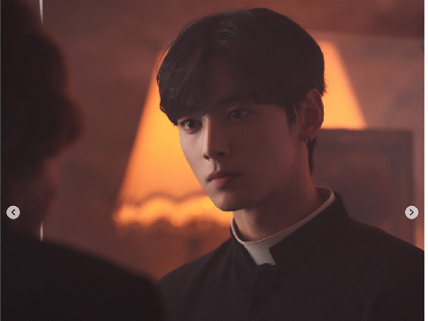 4 Fakta Island, Drakor Populer Cha Eun Wo Jadi Pendeta Gen Z Pengusir Setan, Sinopsis Drama Cha Eun Woo Island, Penampilan Cha Eun Woo di Island, Cha Eun Woo Jadi Pendeta di Island, Cha Eun Woo Pertama Kali Bintangi Serial Aksi di Island