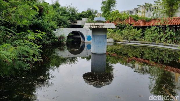 Top 12+ Tempat Wisata Dulu Ramai dan Terkenal, Kini Tutup Jadi Kenangan, 1. Kampung Gajah Wonderland, 2. Teater Mobil Ancol, 3. Snowbay Waterpark TMII, 4. Taman Remaja Surabaya (TRS), 5. Taman Festival Bali, 6. Taman Ria Senayan, 7. Depok Fantasi Waterpark (Aladin Waterpark), 8. Taman Wonderia Semarang, 9. Kafe Tenda Semanggi (KTS), 10. THR Sriwedari Solo, 11. THR Lokasari, 12. Hotel Gantung Purwakarta