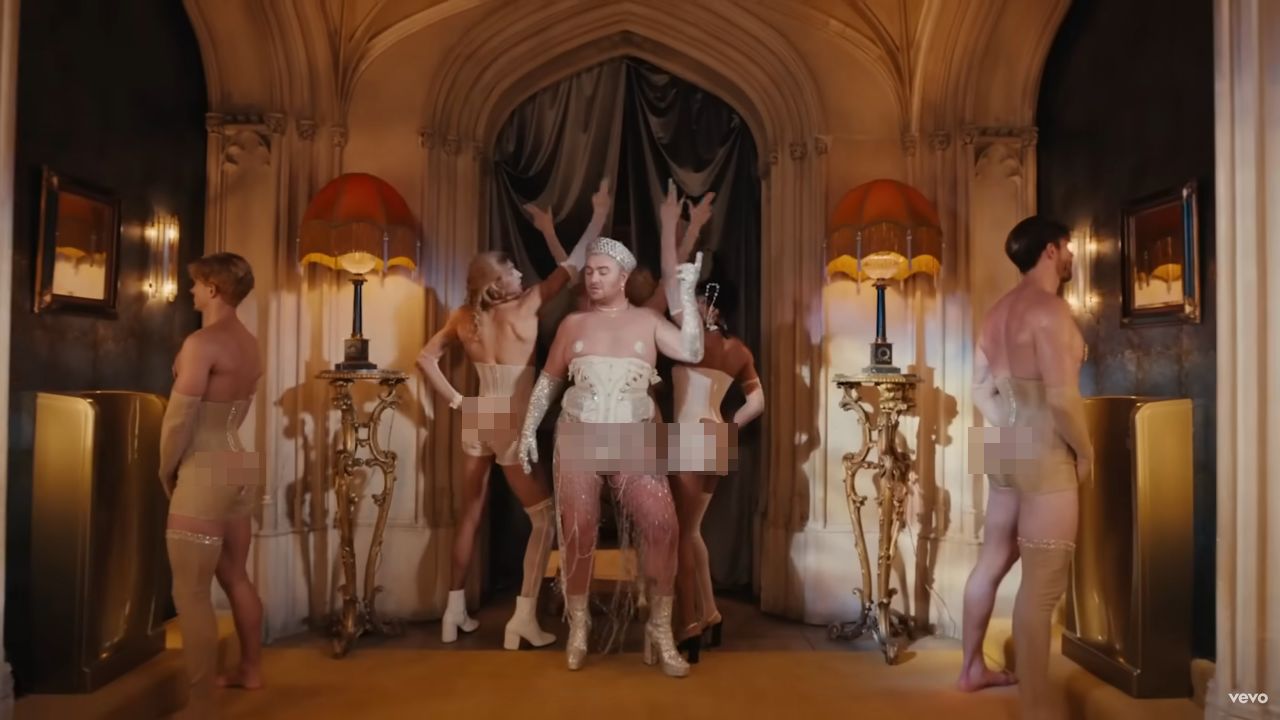 Array,Sam Smith Pakai Korset di Video Klip Jadi Kontroversi, Dianggap Pornografi
