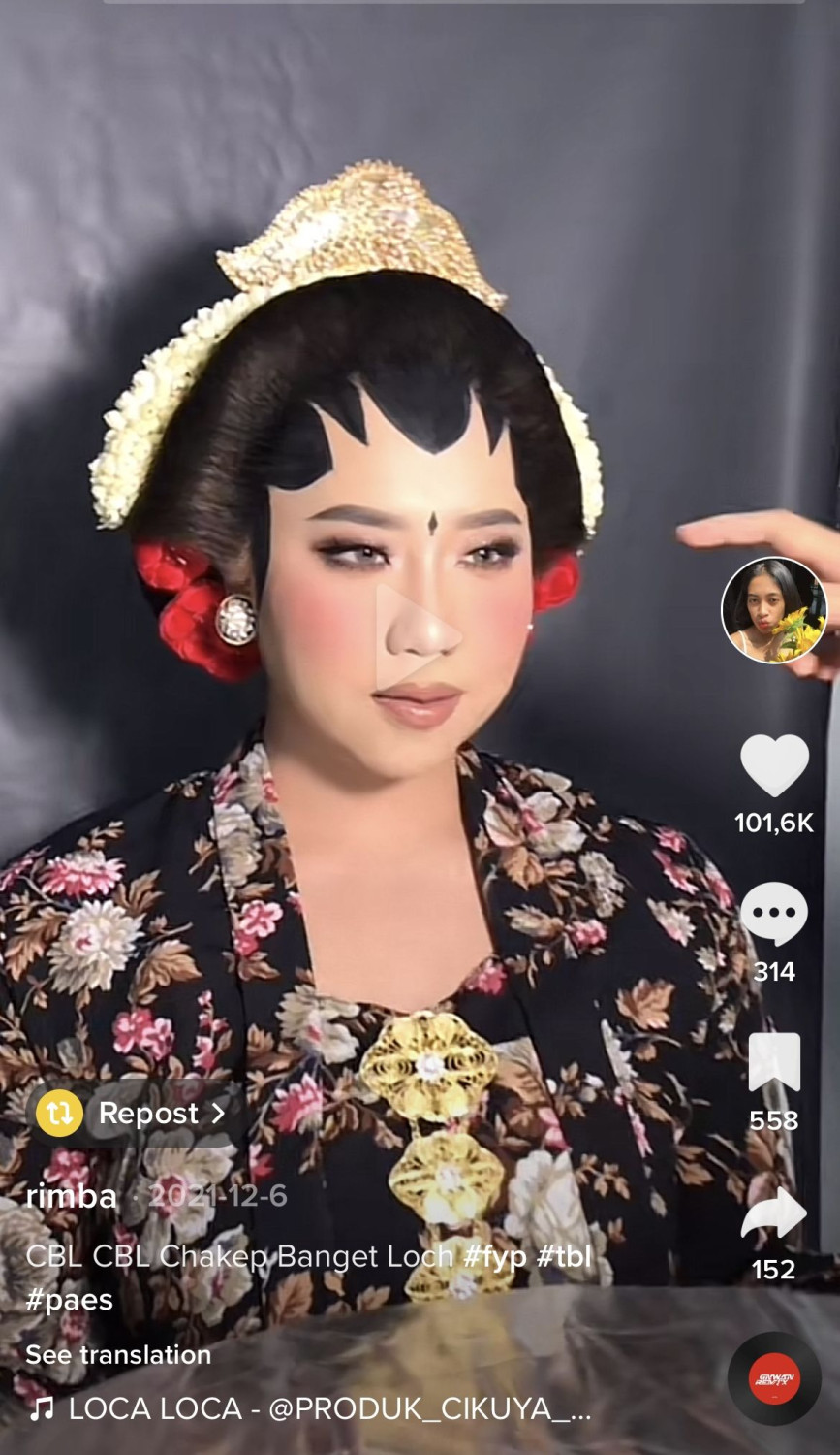 Array,Viral Pengantin Berambut Pirang Dirias Pakai Paes, Hasilnya Bikin Terpana