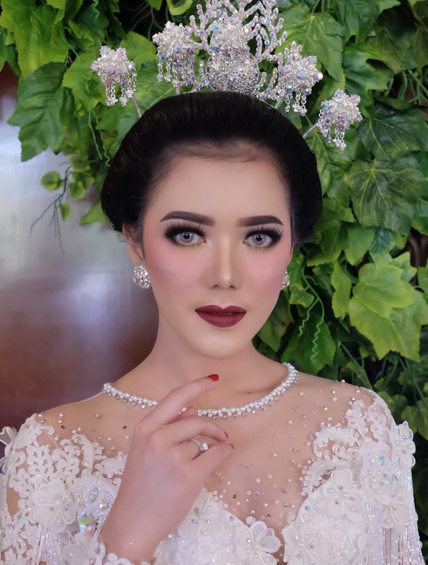 Array,7 Inspirasi Gaya Pengantin Jawa Tanpa Paes, Lebih Simpel Namun Tetap Ayu