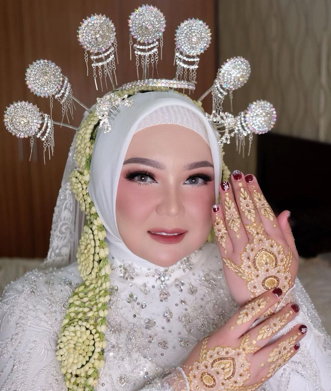 Array,7 Inspirasi Gaya Pengantin Jawa Tanpa Paes, Lebih Simpel Namun Tetap Ayu