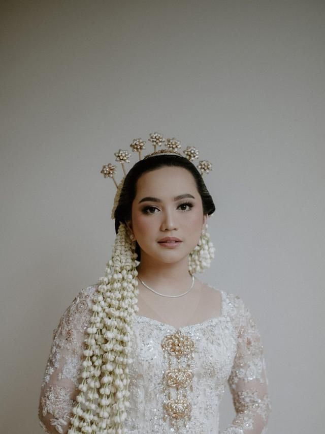 Array,7 Inspirasi Gaya Pengantin Jawa Tanpa Paes, Lebih Simpel Namun Tetap Ayu