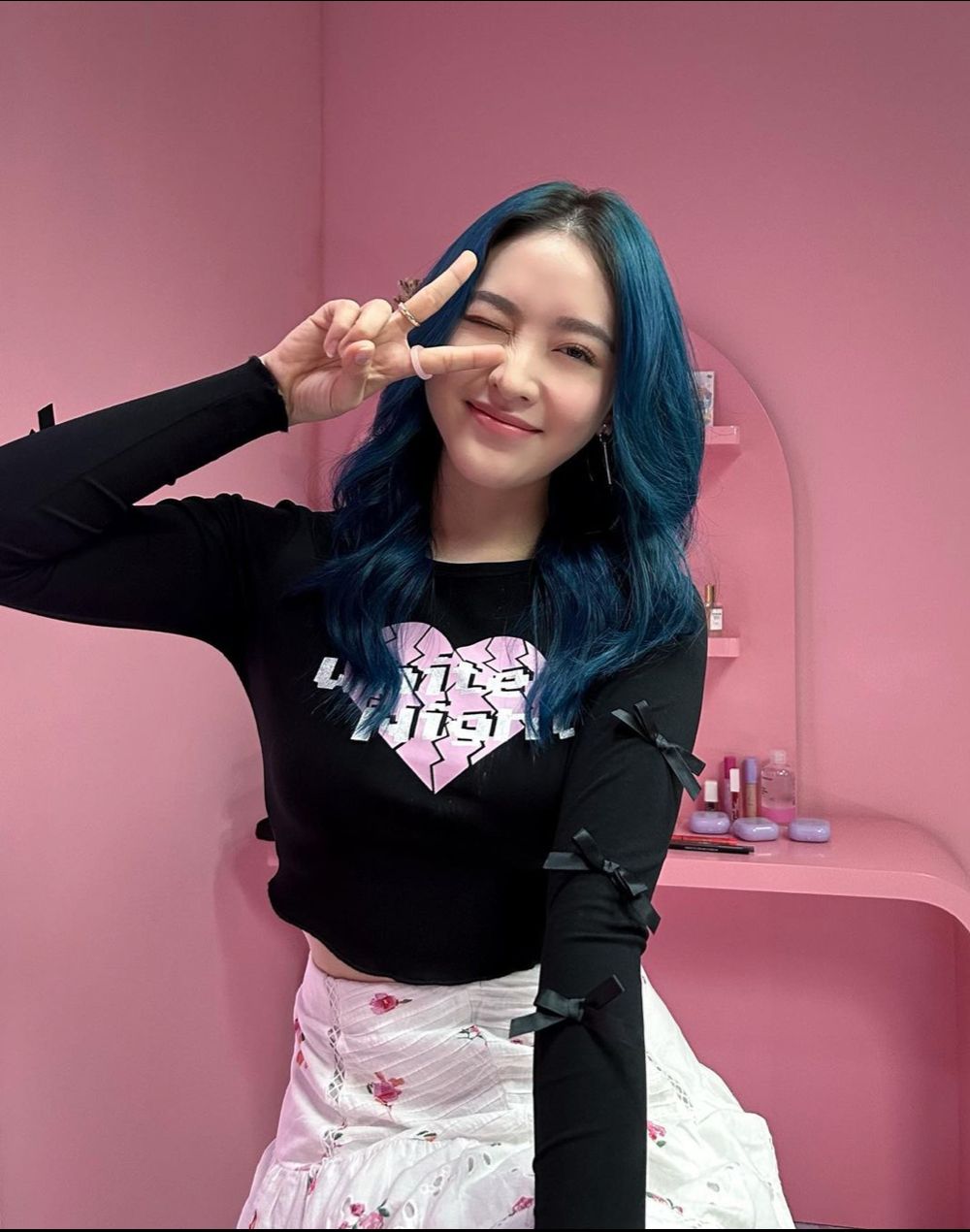 Array,Penampilan Baru Natasha Wilona Dengan Rambut Biru, Dipuji Mirip Idol KPop