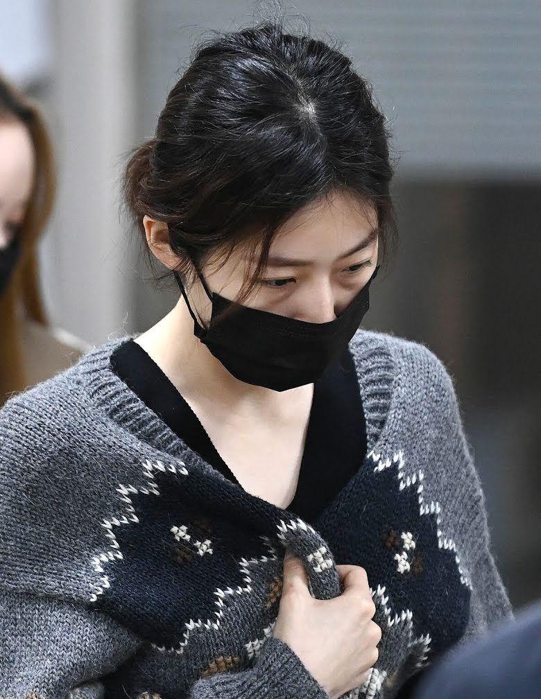 Array,Kim Sae Ron Hadiri Sidang Kasus Pertamanya, Kantung Mata Disorot Netizen