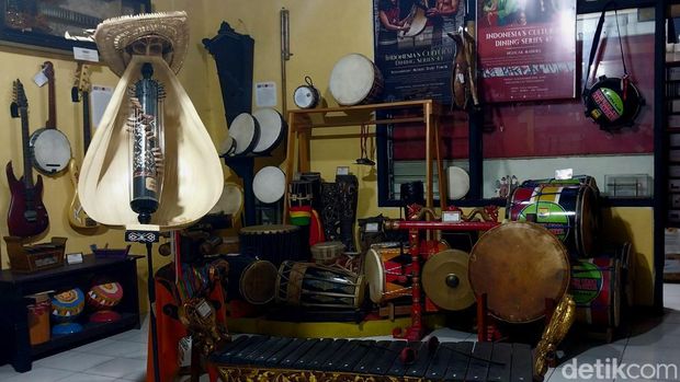 7 Wisata Sejarah di Malang, 1. Candi Singosari, 2. Candi Badut, 4. Museum Musik Indonesia (MMI), 5. Museum Mpu Purwa, 6. Kayutangan Heritage, 7. Balai Kota Malang