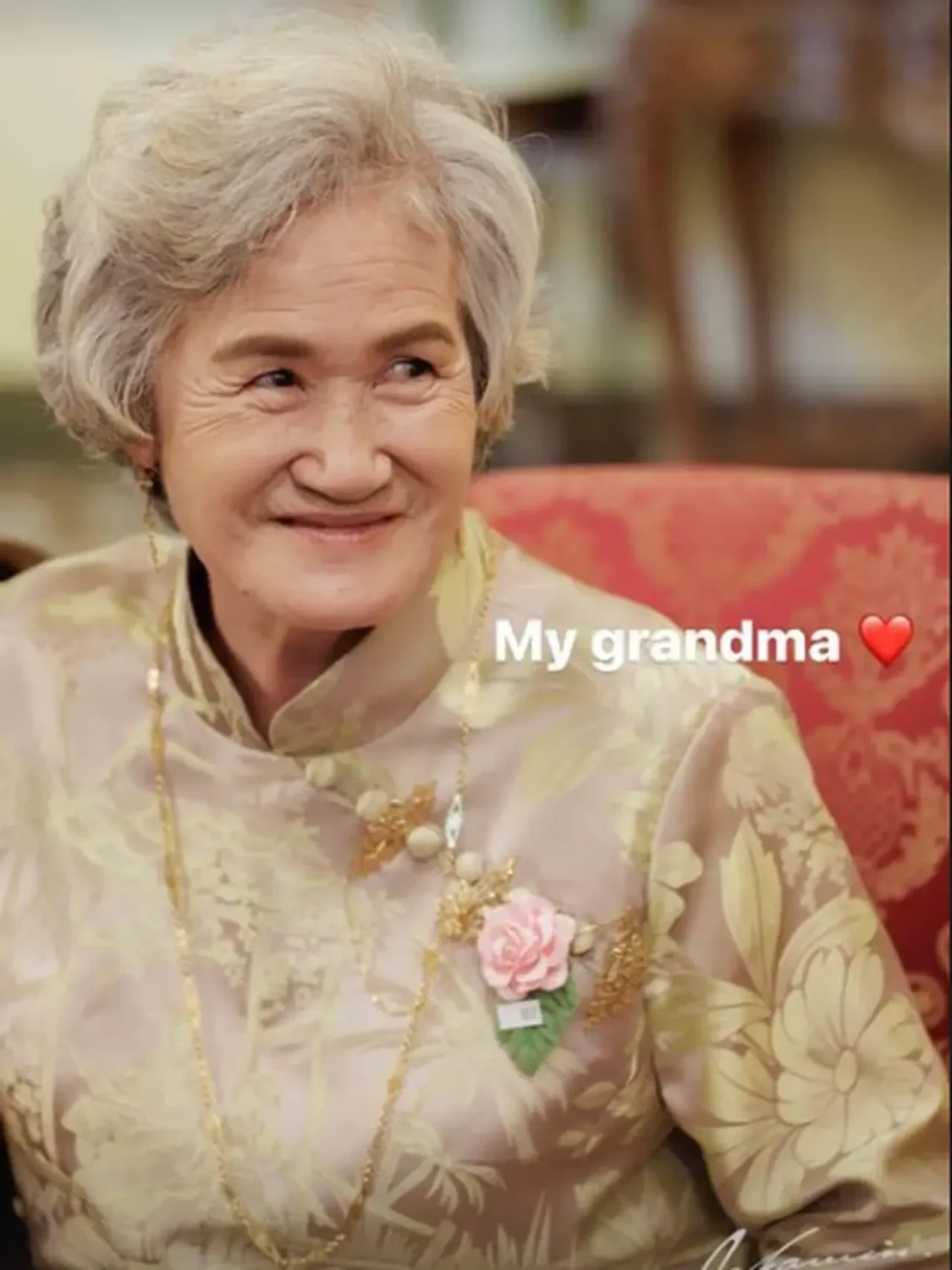 Array,Inikah Bukti Model Transgender Nong Poy Memang Cantik Secara Genetis?