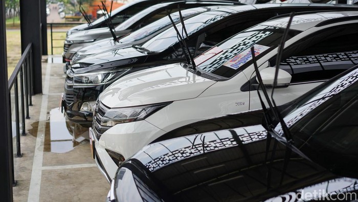 Array,Ini Bukti Penjualan Mobil Bekas Laris Manis