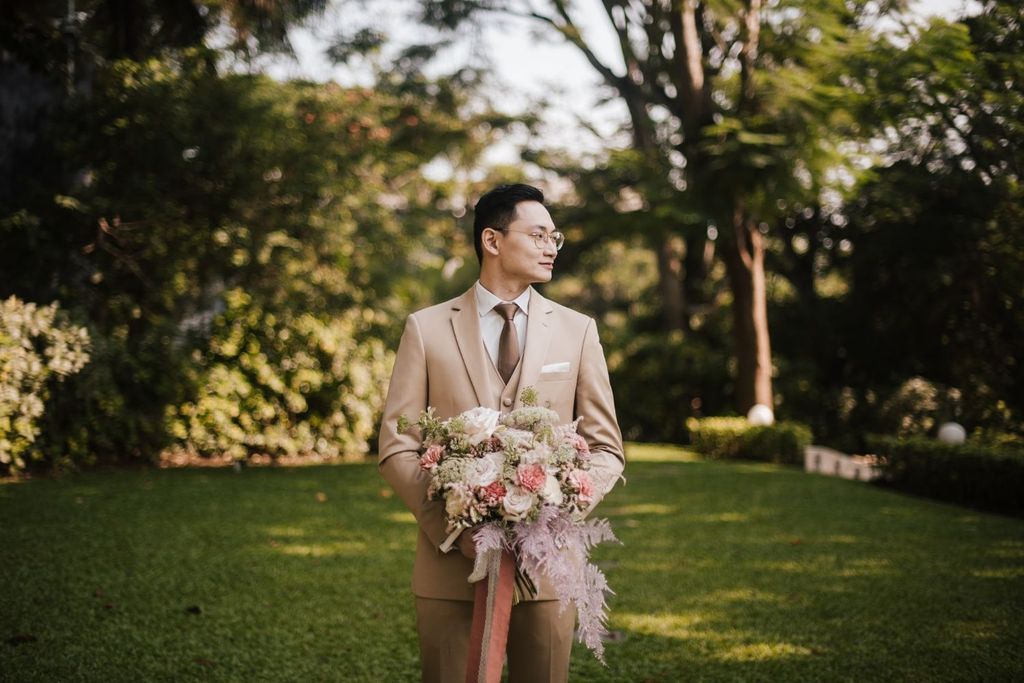 5 Rekomendasi Jas Pengantin Pria untuk Momen Istimewa, 1. Bliss Tailor, 2. Grisvian Hewis, 3. SAS Designs, 4. Pizzario Sensation Design, 5. Wong Hang Tailor