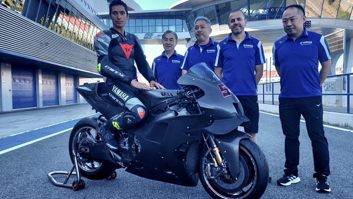 Array,Toprak Pernah Tes YZR-M1 Hasilnya Kurang Oke, Kenapa Yamaha Tetap Rekrut?