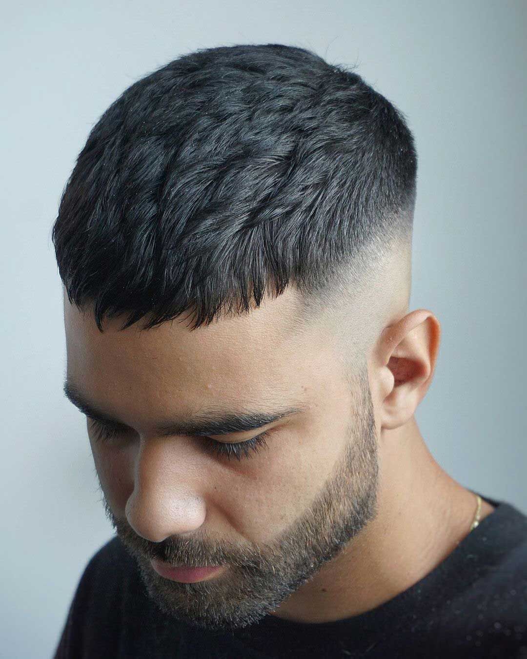 Potongan Rambut Two Block dan Pilihan Gaya Rambut Lainnya saat Lebaran 2023, 1. Two Block, 2. Undercut, 3. Mullet, 4. Middle Part / Belah Tengah, 5. Korean Curtain Cut, 6. Comma Hair, 7. Buzz Cut, 8. Regulation Cut, 9. Comb Back, 10. Short Curls