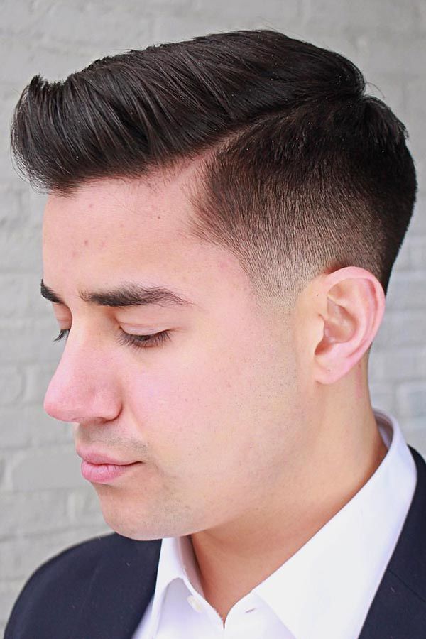 Potongan Rambut Two Block dan Pilihan Gaya Rambut Lainnya saat Lebaran 2023, 1. Two Block, 2. Undercut, 3. Mullet, 4. Middle Part / Belah Tengah, 5. Korean Curtain Cut, 6. Comma Hair, 7. Buzz Cut, 8. Regulation Cut, 9. Comb Back, 10. Short Curls