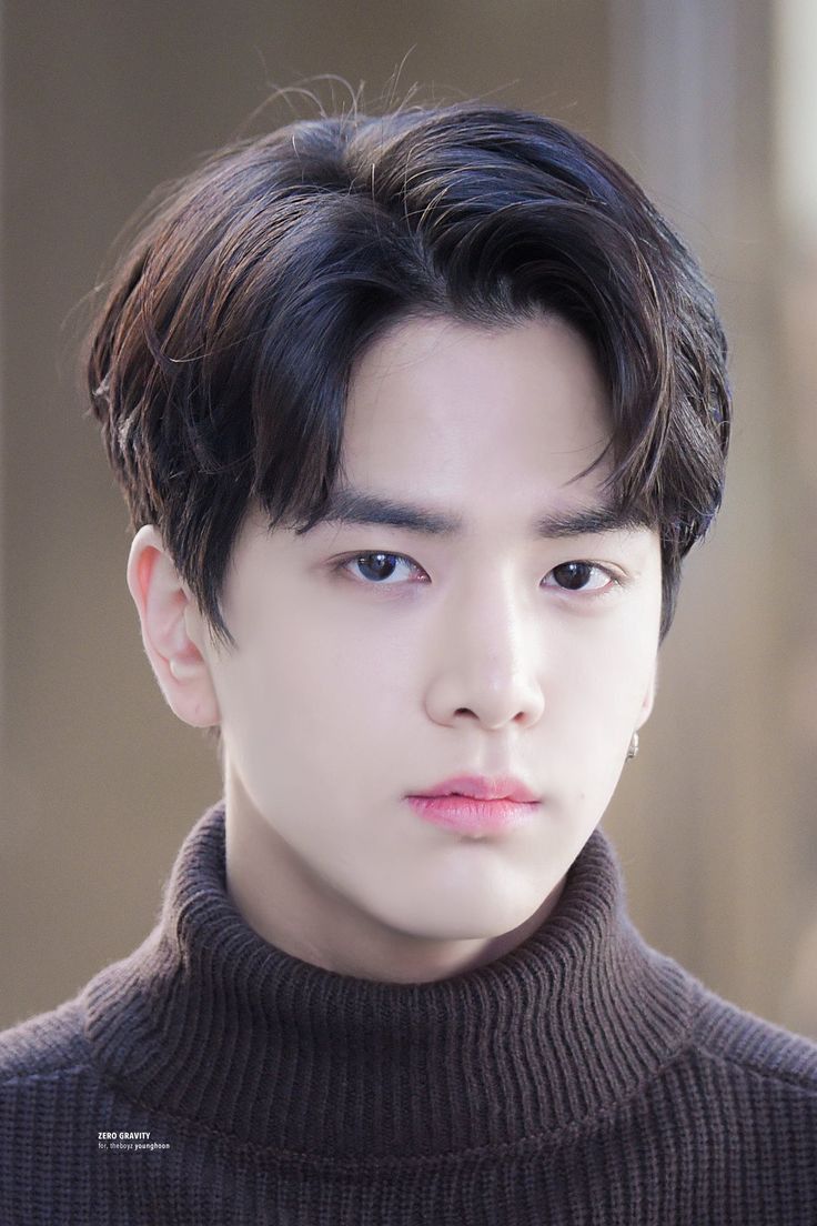 Potongan Rambut Two Block dan Pilihan Gaya Rambut Lainnya saat Lebaran 2023, 1. Two Block, 2. Undercut, 3. Mullet, 4. Middle Part / Belah Tengah, 5. Korean Curtain Cut, 6. Comma Hair, 7. Buzz Cut, 8. Regulation Cut, 9. Comb Back, 10. Short Curls