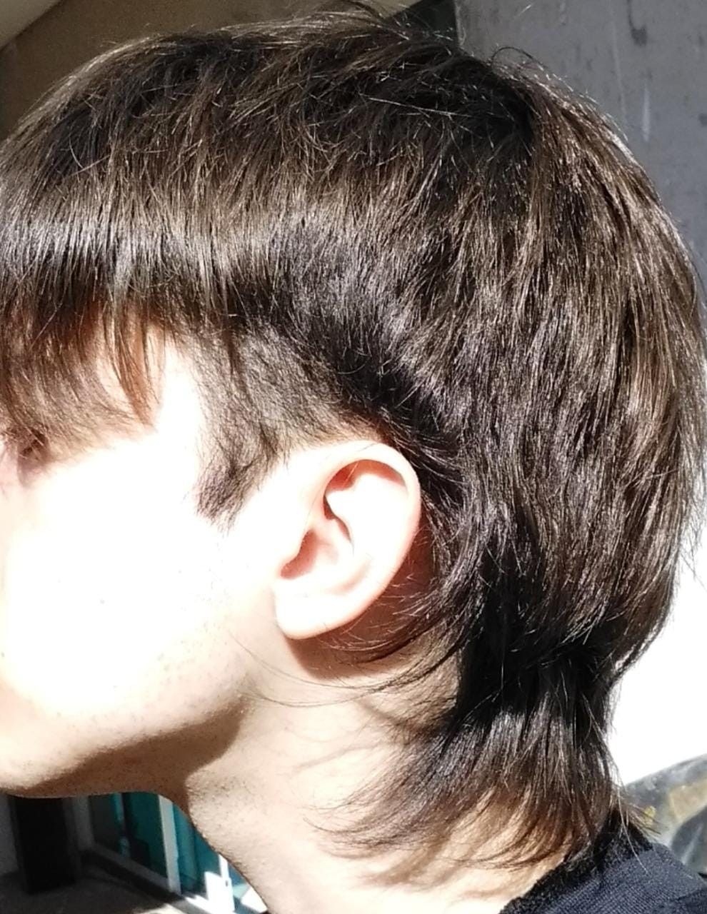 Potongan Rambut Two Block dan Pilihan Gaya Rambut Lainnya saat Lebaran 2023, 1. Two Block, 2. Undercut, 3. Mullet, 4. Middle Part / Belah Tengah, 5. Korean Curtain Cut, 6. Comma Hair, 7. Buzz Cut, 8. Regulation Cut, 9. Comb Back, 10. Short Curls