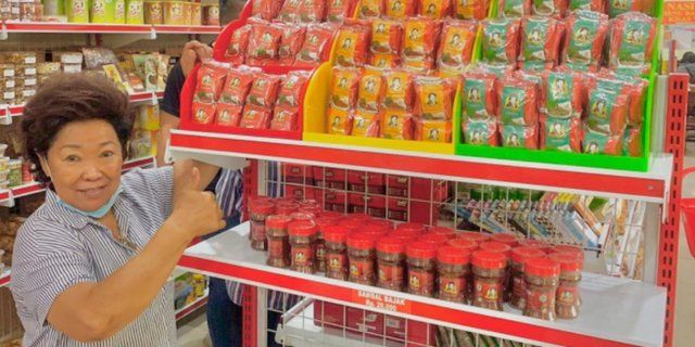 Depot Bu Rudy: Tahun 1995 Jualan Nasi Bungkus Kini Jadi Restoran Besar, Berawal dari Jualan Nasi Bungkus, Toko Oleh-oleh Tersohor, Nasi Campur khas Jawa Timur yang Sedap, Berbagai Camilan dan Menu Pelengkap