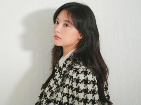 Array,10 Daftar Artis Korea Wanita Tercantik di 2023, Kim Ji Won hingga Bae Suzy