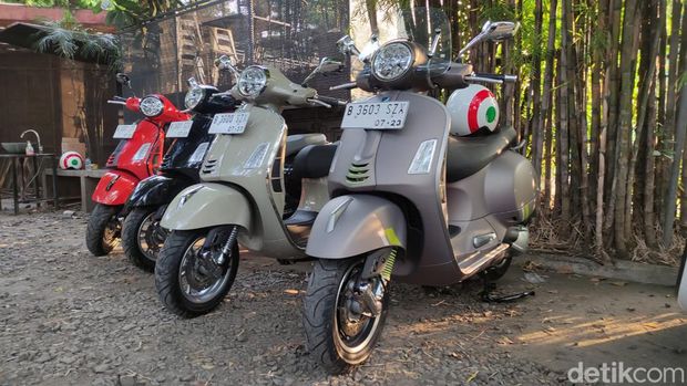 Daftar Harga Motor Vespa Juli 2025, Termurah Segini, 1. Harga Vespa LX 125, 2. Harga Vespa Primavera, 3. Harga Vespa Sprint, 4. Harga Vespa GTS, 5. Harga Vespa GTS Super Tech, 6. Harga Vespa GTV, 7. Harga Vespa Elettrica, 8. Harga Vespa 946 Snake