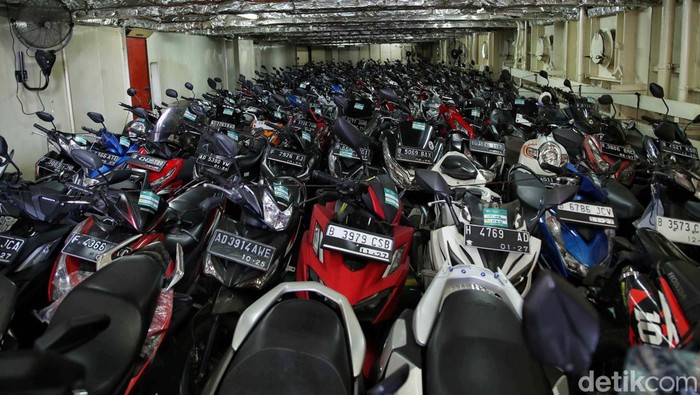 Array,Penjualan Motor Bulan Februari Ngegas!