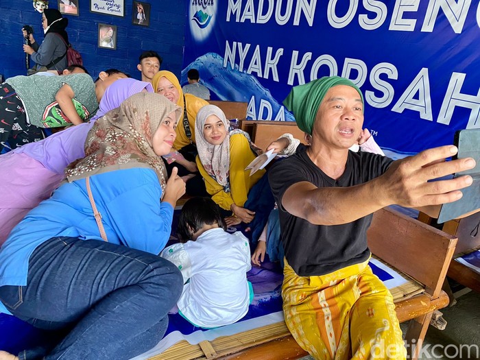 Array,Nyak Kopsah Kini Hobi Berbagi Masakan Enak Lewat 'Senin Berkah'