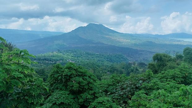 12 Gunung di Indonesia yang Cocok untuk Pendaki Pemula, 1. Gunung Gede-Pangrango (Jawa Barat), 2. Gunung Bromo (Jawa Timur), 3. Gunung Prau (Jawa Tengah), 4. Gunung Kelimutu (Nusa Tenggara Timur), 5. Gunung Papandayan (Jawa Barat), 6. Gunung Andong (Jawa Tengah), 7. Gunung Batur (Bali), 8. Gunung Burangrang (Jawa Barat), 9. Gunung Ijen (Jawa Timur), 10. Gunung Sibayak (Sumatera Utara), 11. Gunung Sindoro, 12. Gunung Tanggamus (Lampung)