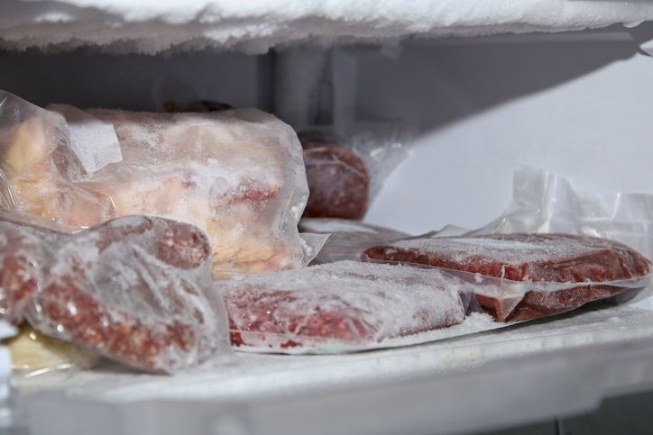 Sudah Dapat Daging Kurban? Lakukan 5 Hal Ini agar Daging Awet, 1. Bersihkan Daging, 2. Pisahkan Menjadi Porsi Kecil, 3. Gunakan Wadah Kedap Udara, 4. Simpan di Freezer, 5. Catat Waktu Penyimpanan