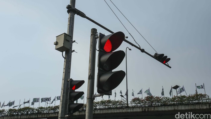 Array,Perlu Ada 'Lampu Merah' Ramah Penyandang Buta Warna