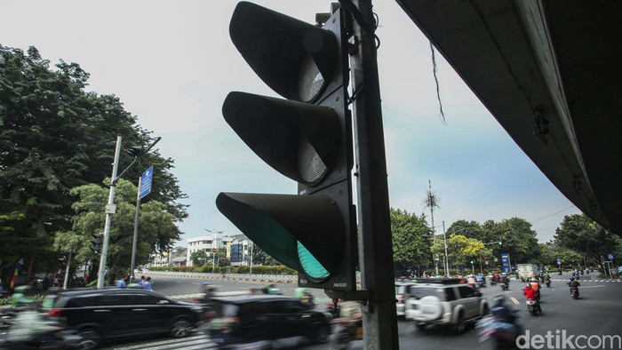 Array,Jakarta Punya Lampu Merah Pintar: Ada Damkar-Ambulans, Lampu Hijau Lebih Lama
