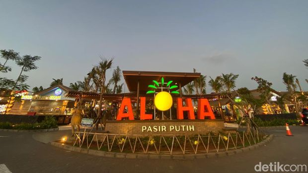 Top 16+ Pantai Sekitar Jakarta, Destinasi Pilihan Piknik Bareng Keluarga, 1. Aloha Pasir Putih PIK 2, 2. Pulau Macan, 3. Pantai Florida, 4. Pantai Carita, 5. Pantai Ancol, 6. Pantai Marunda, 7. Pulau Bidadari, 8. Pantai Sambolo 1, 9. Pantai Pasir Perawan, 10. Pulau Perak, 11. Pulau Tidung, 12. Pulau Untung Jawa, 13. Pantai Tanjung Lesung, 14. Pantai Sawarna, 15. Pantai Lontar, 16. Pantai Tanjung Layar