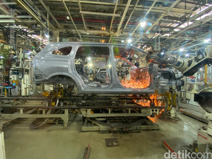 Array,RI Bisa Bikin Mobil Bahan Bakar Etanol, Alternatif saat Minyak Mahal