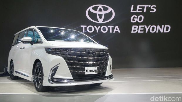Array,Rapor Penjualan Denza D9 vs Toyota Alphard Cs Semester I, Orang Kaya Pilih Mana?