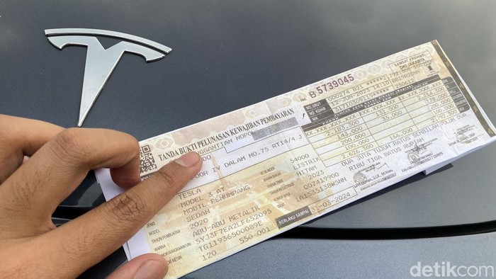 Array,Mobil-Motor Listrik Kena Pajak Tahunan, Kapan Mulai Berlaku?