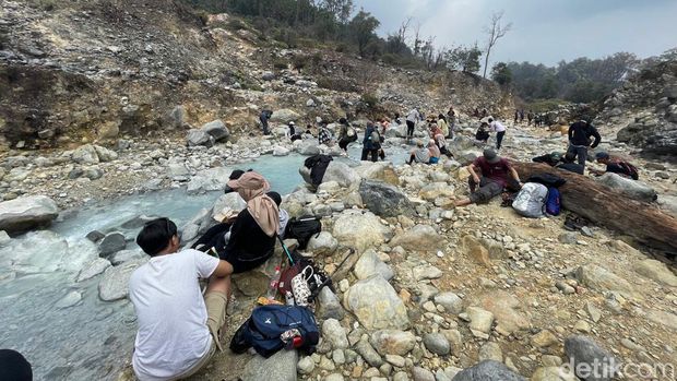 12 Camping Ground Terbaik 2025 di Bogor untuk Liburan Bareng Teman dan Keluarga, 1. Bumi Kepanduan Sentul, Bogor, 2. Agrowisata Gunung Mas, 3. Highland Camp Curug Panjang, 4. Camp Hulu Cai, 5. Gunung Pancar, Bogor, 6. Camp Gayatri Mountain Adventure, 7. Suaka Elang Loji, 8. Eagle Hill Outbound, 9. Lembah Salak Camping Ground, 10. Curug Cipamingkis, 11. Bukit Cirampak Camping Ground, 12. Kawah Ratu