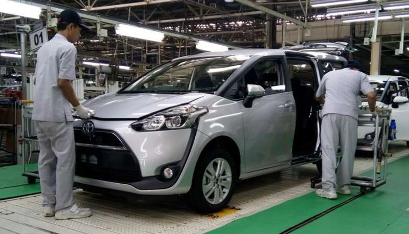 Cuma Ada di Pasar Mobil Bekas, Ini Deretan Mobil yang Disuntik Mati,   1. Toyota Sienta, 2. Peugeot, 3. Suzuki Ertiga Sport, 4. Suzuki Ignis