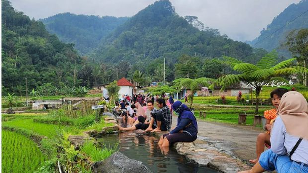Bikin Iri! 4 Desa Ini Bagikan THR Untuk Warganya Berkat Cuan Besar dari Wisata, 1. Desa Wunut, Klaten, 2. Desa Berjo, Karanganyar, 3. Desa Sidowayah, Klaten, 4. Desa Sriwulan, Kendal