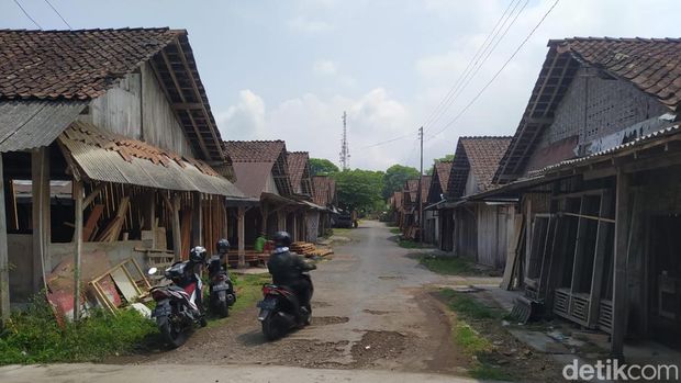 Magelang Nggak Cuma Borobudur! Ini 9 Spot Wisata Estetik untuk Berburu Sunrise Eksotis, 1. Svargabumi Borobudur, 2. Museum dan Kampung Seni Borobudur, 3. Bukit Rhema (Gereja Ayam), 4. Wisata Getek Balong, 5. Punthuk Setumbu, 6. Taman Baca Melek Huruf, 7. Muntilan & "Kota M" Serial Gadis Kretek, 8. Dusun Butuh (Nepal van Java), 9. Gunung Andong