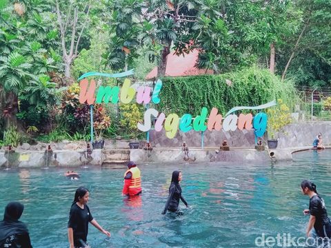 7 Wisata Alternatif Umbul Cokro Klaten: Lokasi dan Harga Tiket Masuk, 1. Umbul Manten, 2. Umbul Pelem, 3. Umbul Nilo, 4. Umbul Brintik, 5. Umbul Sigedang Kapilaler, 6. Umbul Siblarak, 7. Umbul Ponggok