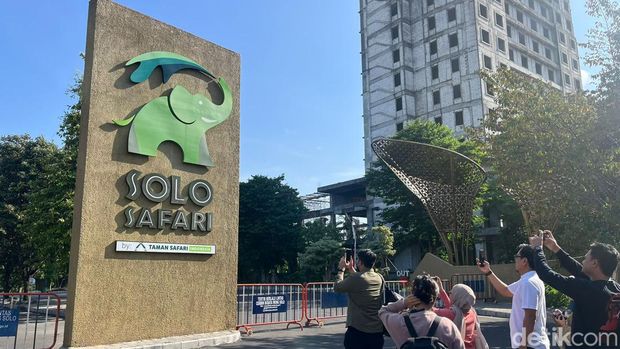 10 Wisata di Solo yang Ramah Anak, Ada Taman-Museum, 1. Taman Balekambang Solo, 2. Museum Radya Pustaka, 3. Taman Sriwedari, 4. Solo Safari, 5. Alun-alun Kidul Surakarta, 6. Taman Cerdas Soekarno-Hatta Jebres, 7. Benteng Vastenburg, 8. Taman Bendungan Tirtonadi, 9. Ngarsopuro Night Market, 10. Taman Sunan Jogo Kali