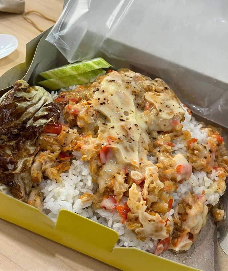 Maknyus! 10 Ayam Geprek dengan Sambal Super Pedas di Jakarta, 1. Warung Emak Latah, 2. Ayam Blenger PSP, 3. Rocky Rooster, 4. Lazatto, 5. Ayam Geybok Bang Jarwo, 6. Ayam Geprek Master, 7. Hisana, 8. Ayam Geprek Crispy Senopati, Cek di Halaman Berikutnya!, 9. Chicken Geprek Bang Rohmani, 10. Ayam Geprek Kriuk Bu Ani