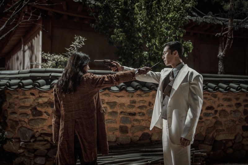 Rekomendasi 7 Drama Korea Thriller yang Bikin Deg-degan!, 1. A Shop for Killers, 2. A Killer Paradox, 3. Gyeongseong Creature, 4. Pyramid Game, 5. Hellbound, 6. The Bequeathed, 7. The Frog