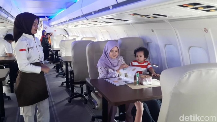 6 Restoran Unik Terinspirasi Pesawat, Ada yang Tutup dan Masih Buka, 1. Rest Area Wisata Arifin Manasik Center, 2. Rumah Makan Neraray Ganjeng, 3. Keramas Aero Park, 4. Jogja Airport Resto, 5. Steak 21 GaluhMas, 6. Steak 21-Summarecon Bekasi