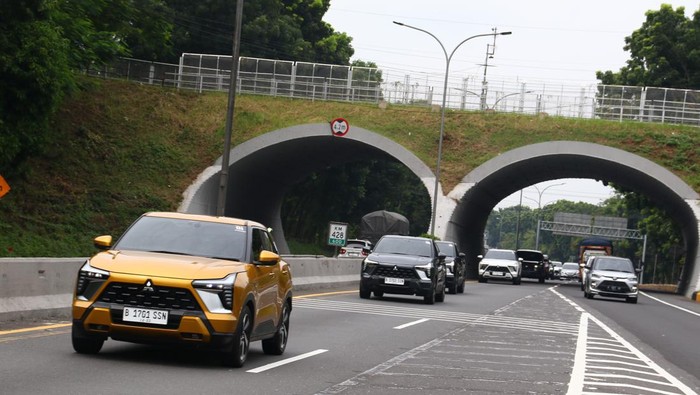 Array,Fitur Ini Bikin Mitsubishi XForce 'Nempel' di Jalan, Stabil pas Nikung