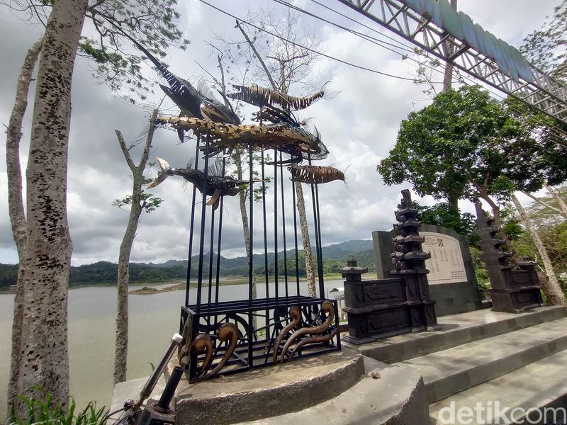 Array,Ada yang Baru Nih di Kulon Progo, Prasasti Bedhol Desa di Waduk Sermo