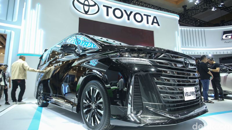 Daftar Harga Mobil Hybrid Toyota, Mulai dari Rp 400-an Juta, 1. Kijang Innova Zenix HEV, 2. Yaris Cross HEV, 3. Alphard HEV dan Vellfire HEV, 4. New Corolla Altis HEV GR Sport, 1. Corolla Altis, 2. Toyota Camry, 3. Toyota Yaris Cross, 4. Toyota New Vellfire dan New Alphard, 5. Toyota Innova Zenix